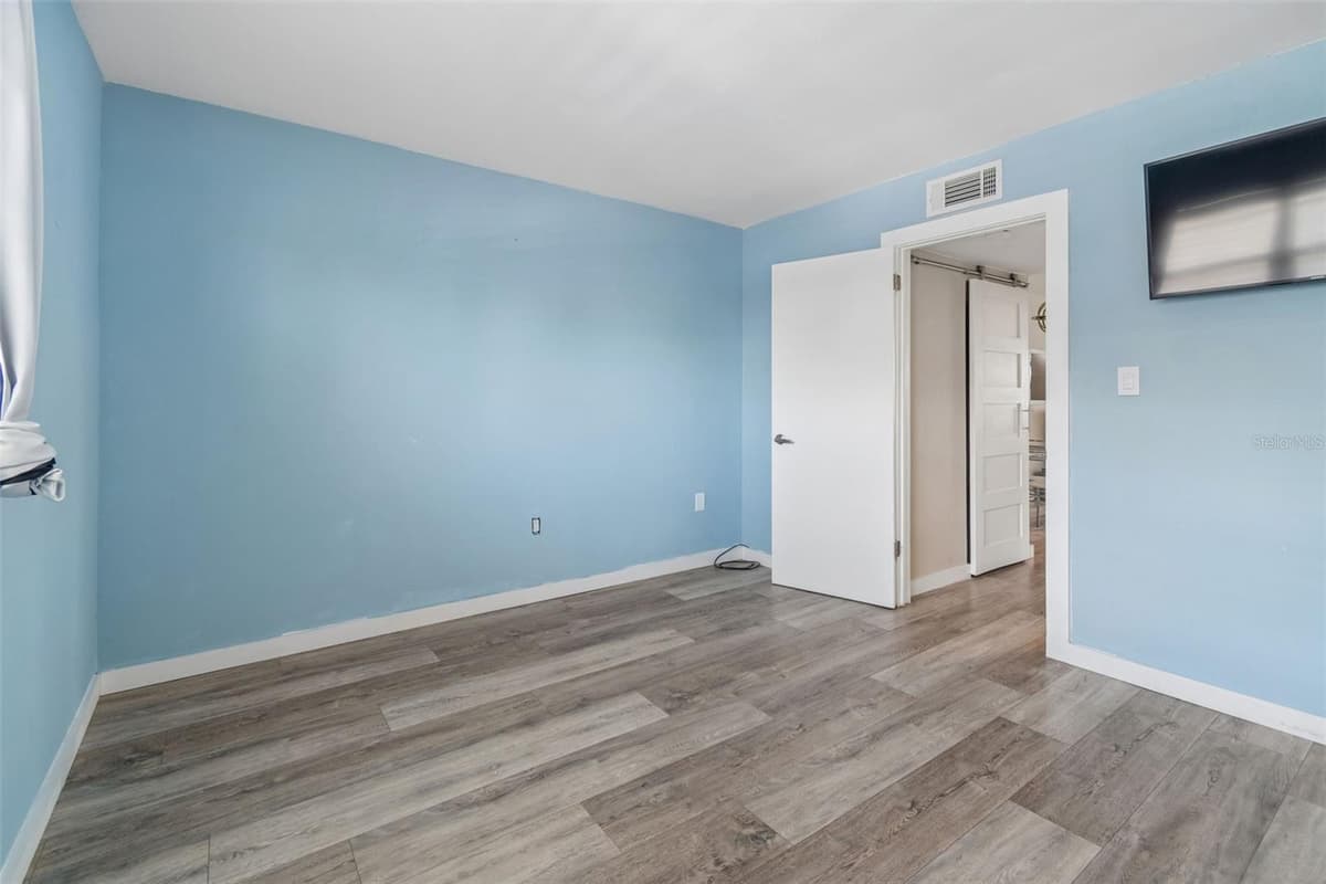 9715 HARRELL AVENUE — photo 16 of 30