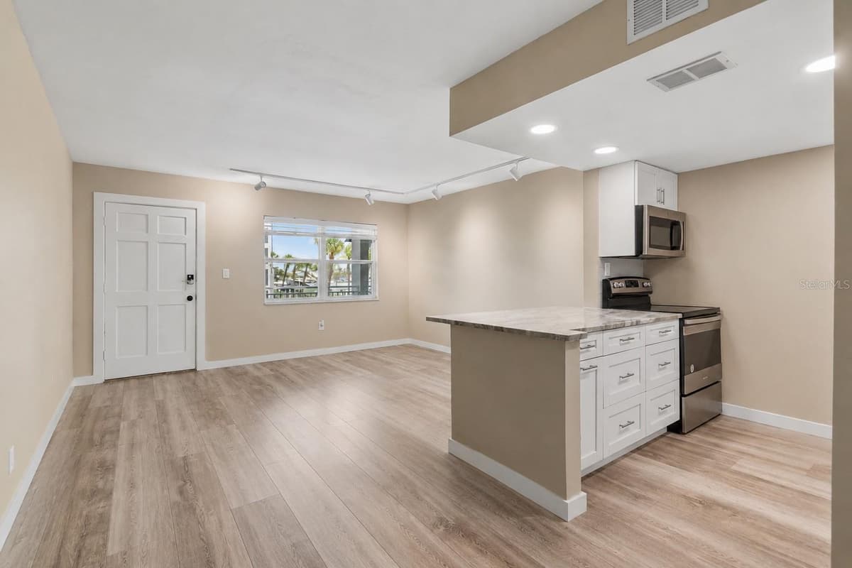 9715 HARRELL AVENUE — photo 12 of 30