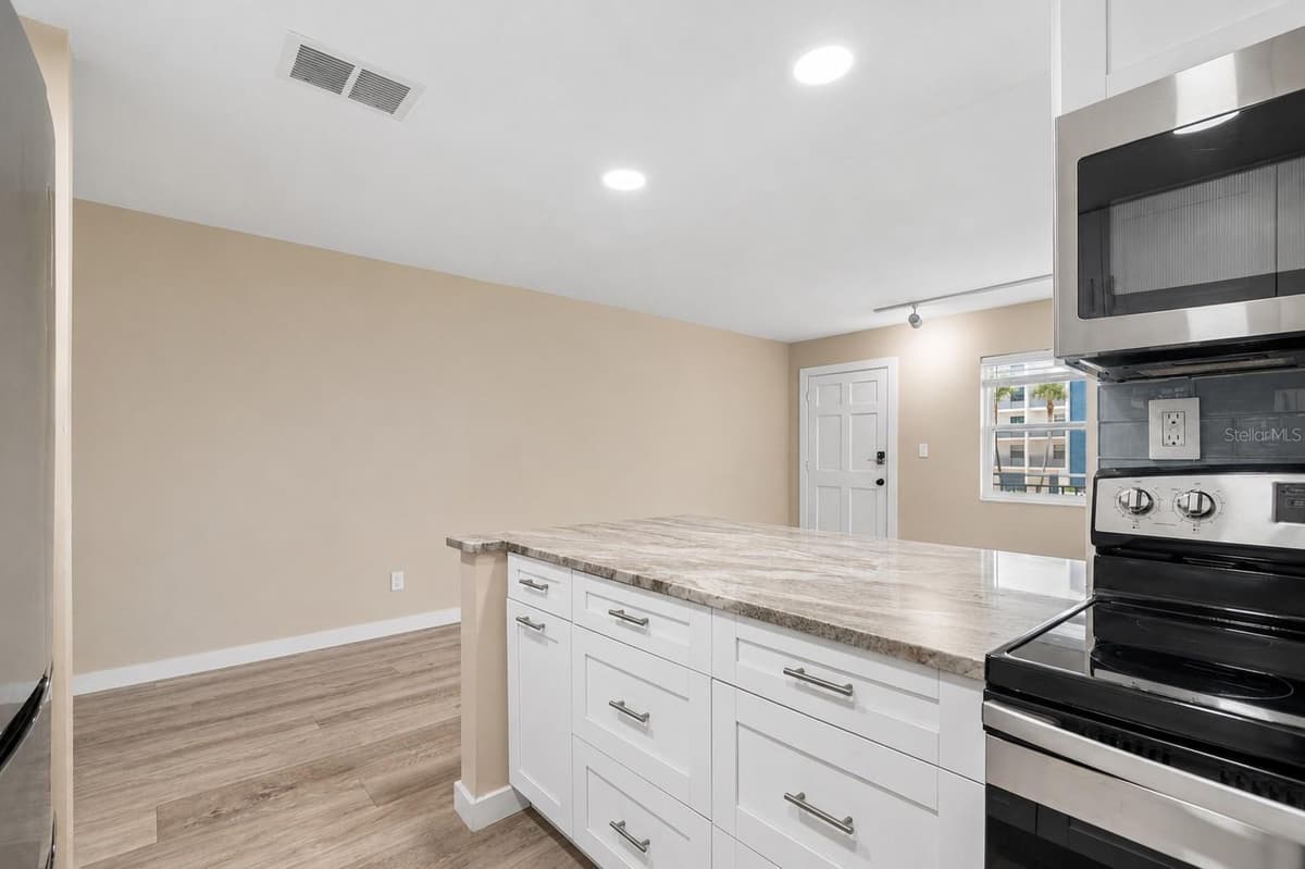 9715 HARRELL AVENUE — photo 13 of 30