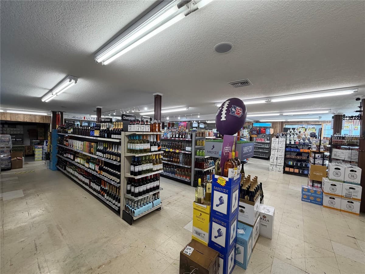 540 SCENIC HIGHWAY — photo 10 of 42