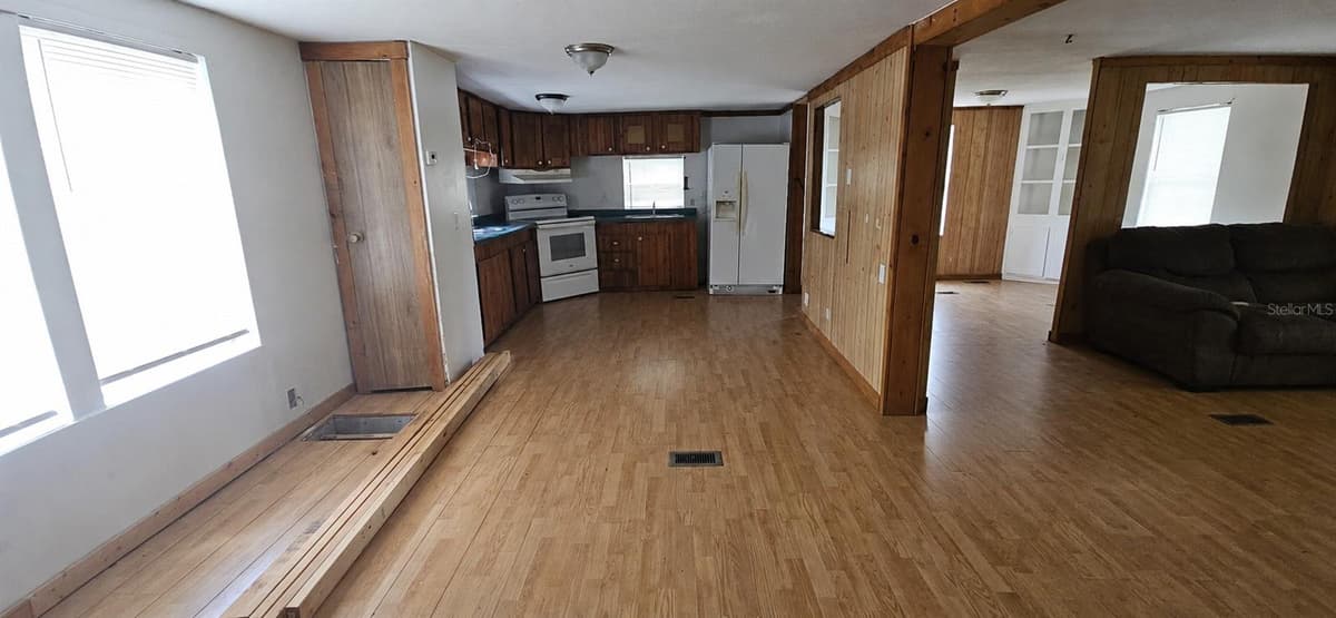 702 DAVID AVENUE — photo 8 of 23