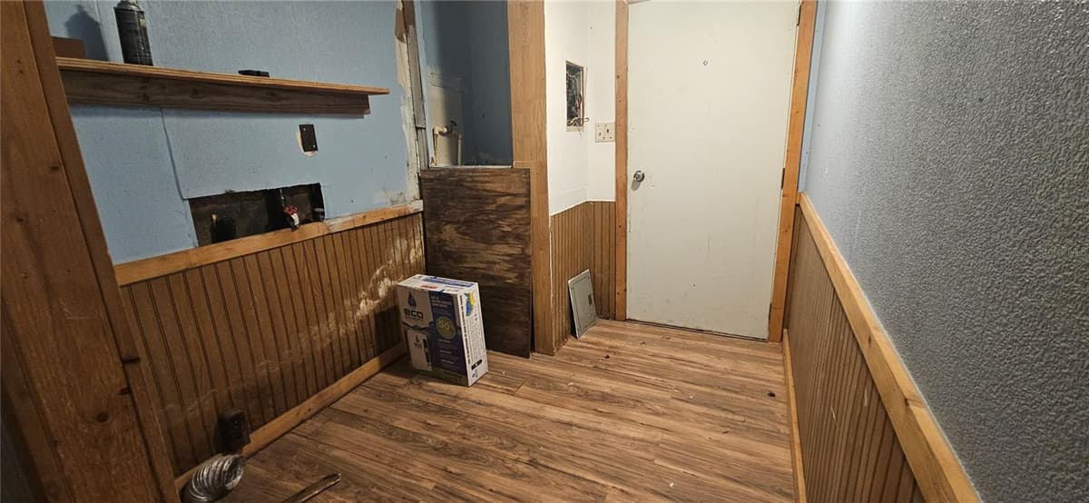 702 DAVID AVENUE — photo 10 of 23