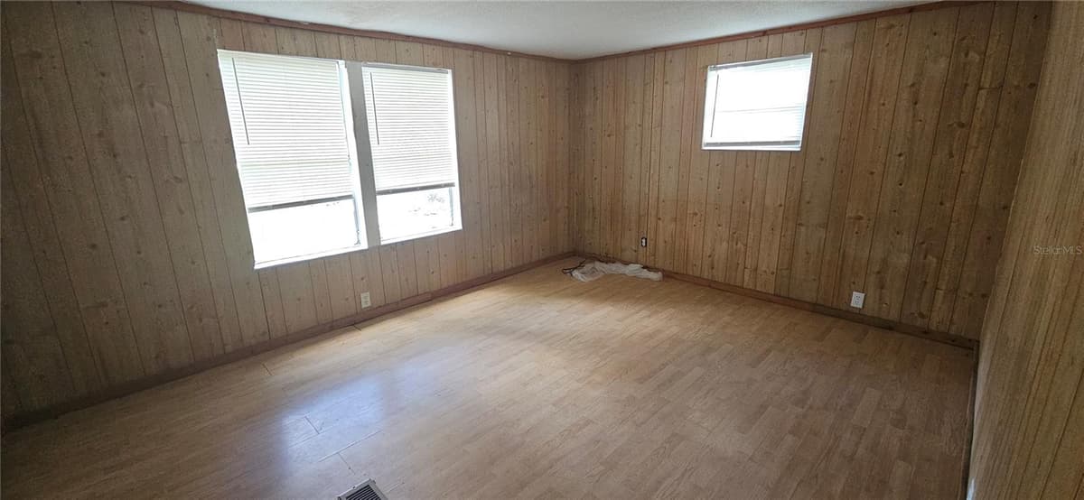 702 DAVID AVENUE — photo 13 of 23