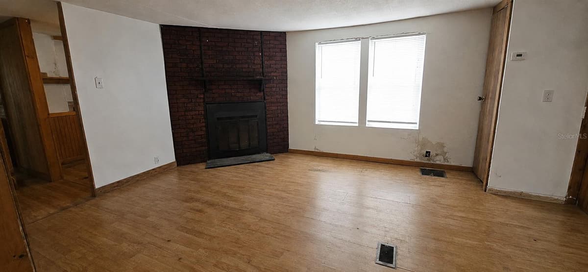702 DAVID AVENUE — photo 9 of 23