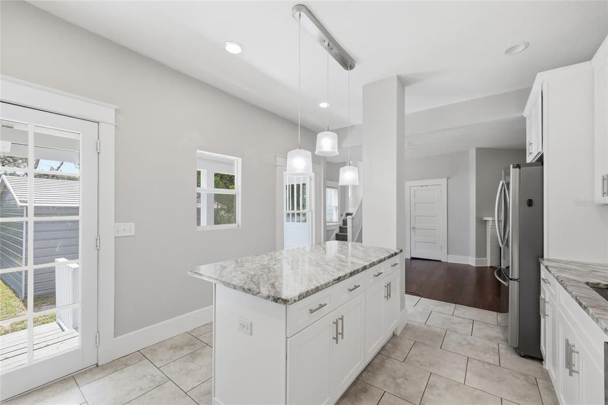 545 HAINES BOULEVARD — photo 17 of 28
