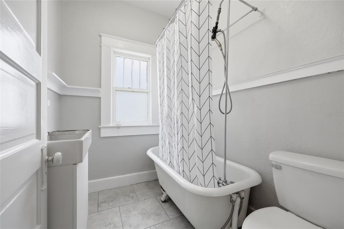 545 HAINES BOULEVARD — photo 14 of 28