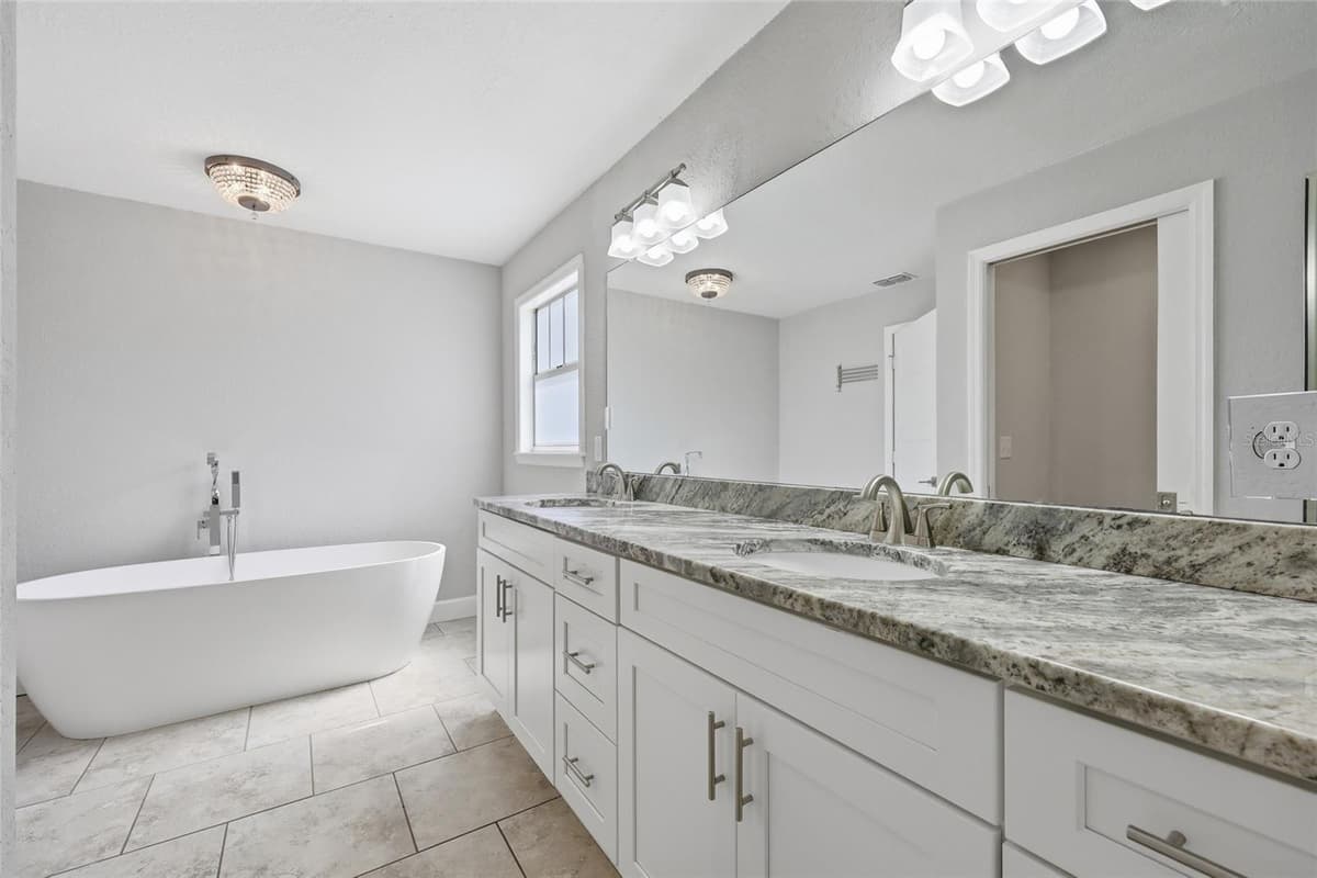 545 HAINES BOULEVARD — photo 7 of 28