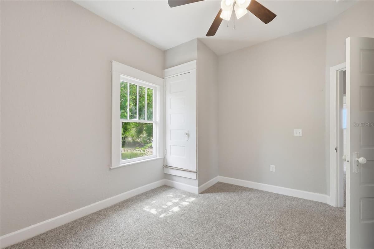 545 HAINES BOULEVARD — photo 13 of 28