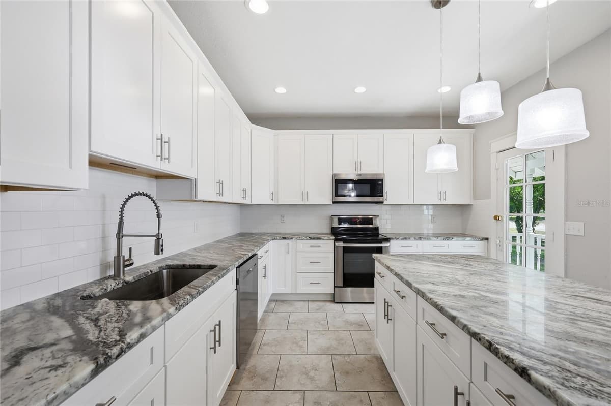 545 HAINES BOULEVARD — photo 16 of 28