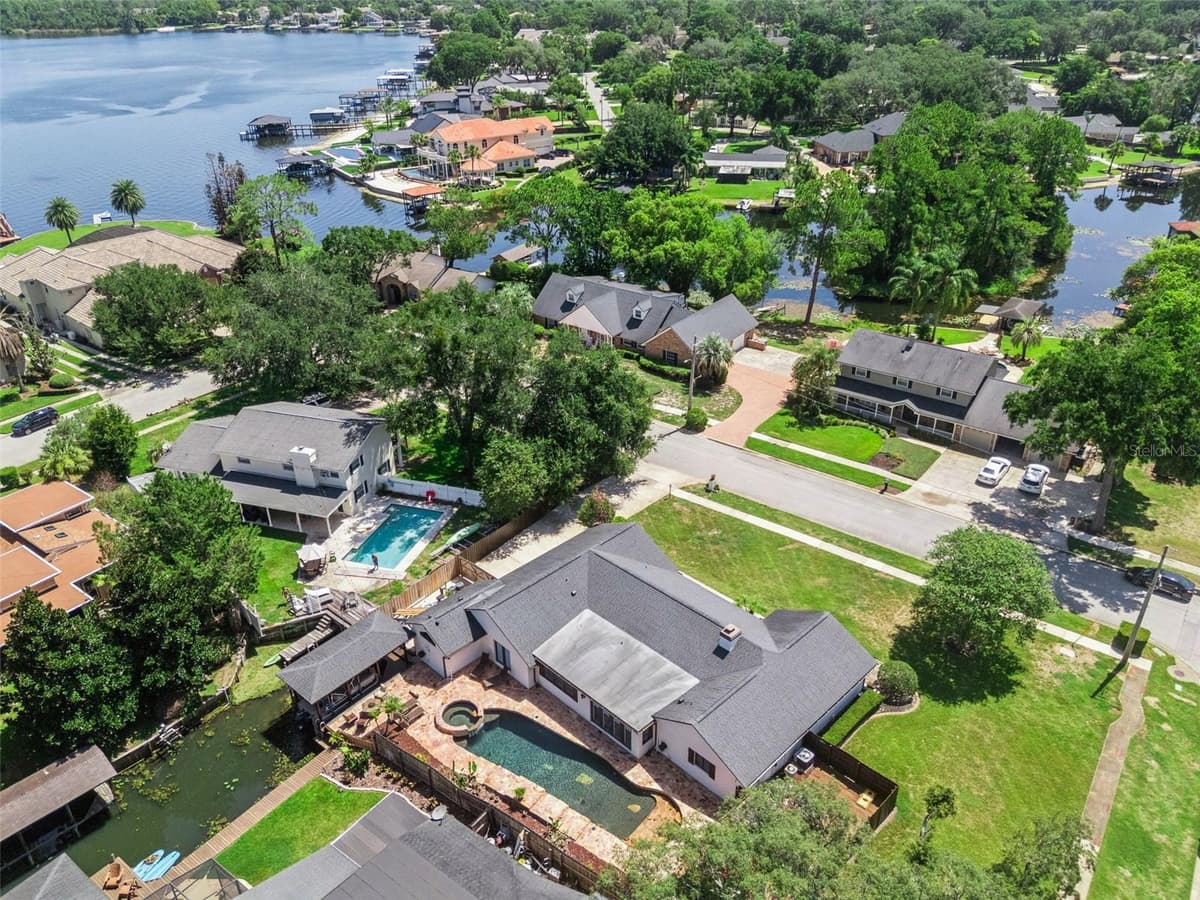 301 BRANTLEY HARBOR DRIVE — photo 40 of 48
