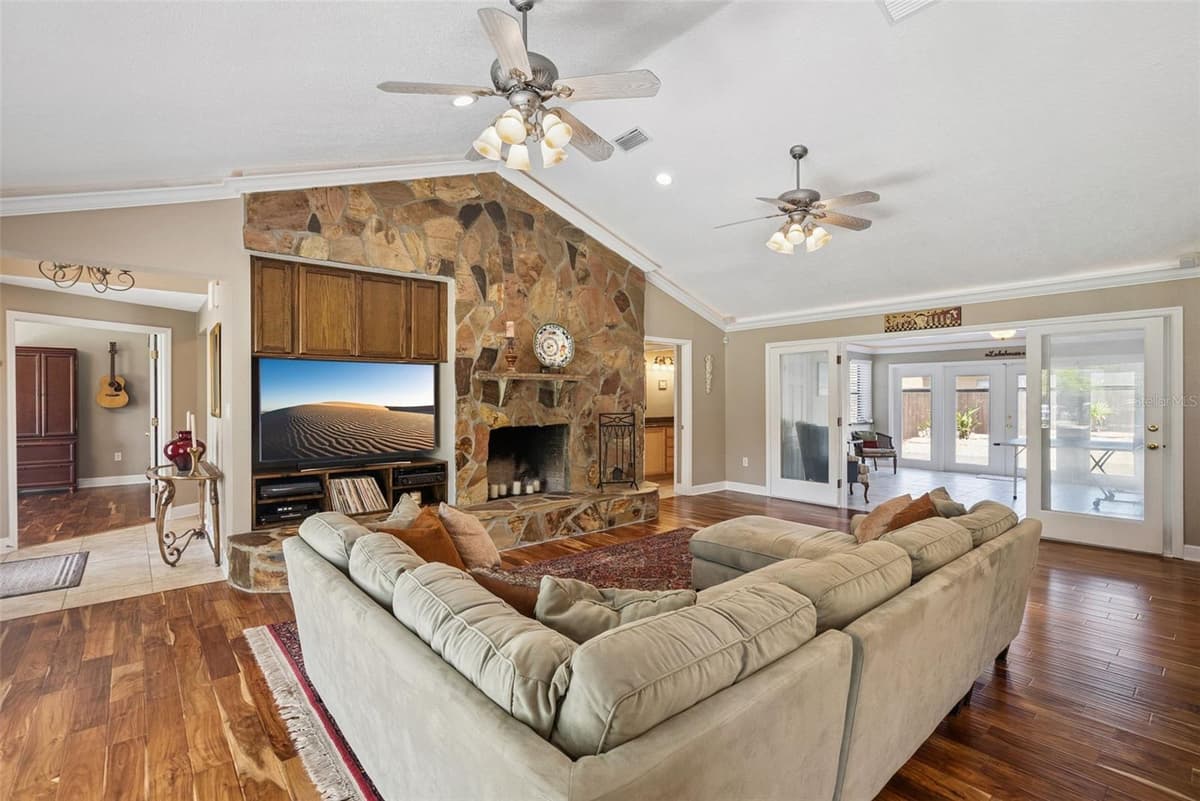 301 BRANTLEY HARBOR DRIVE — photo 5 of 48