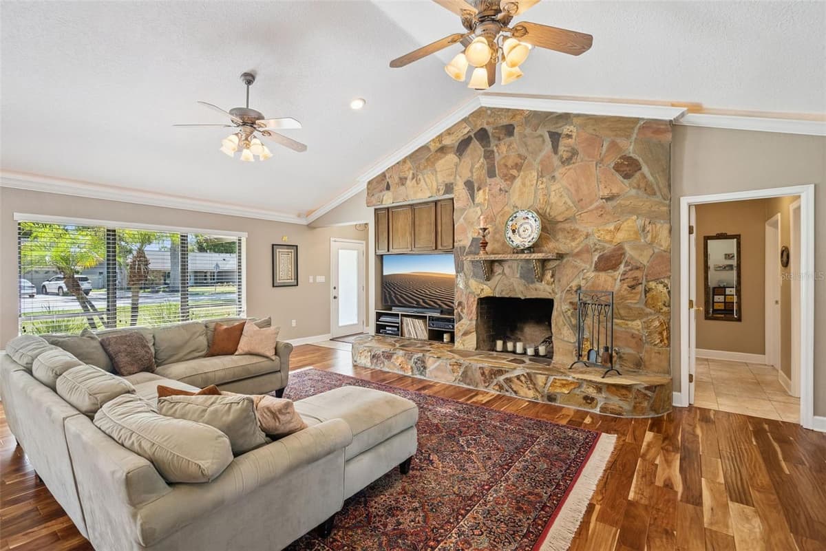301 BRANTLEY HARBOR DRIVE — photo 4 of 48
