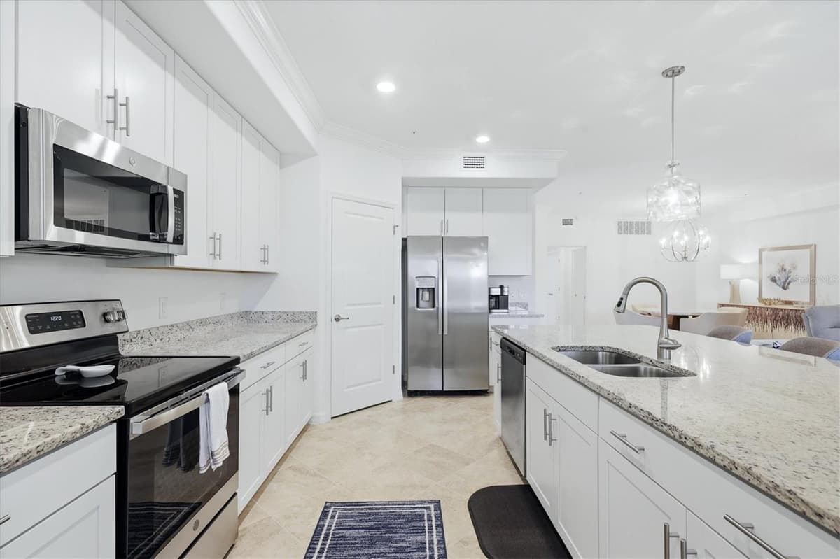14648 SYCAMORE COURT — photo 14 of 47