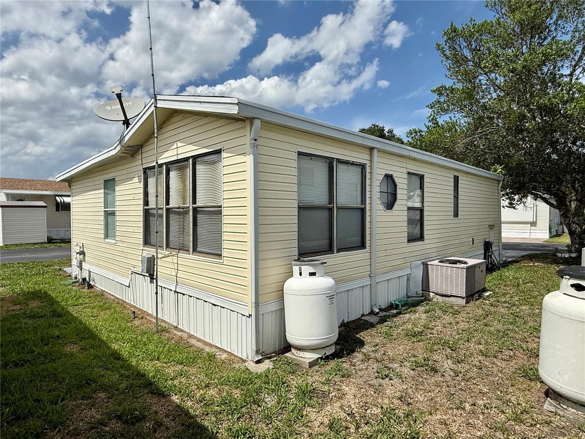 7360 INTERNATIONAL CIRCLE — photo 19 of 27