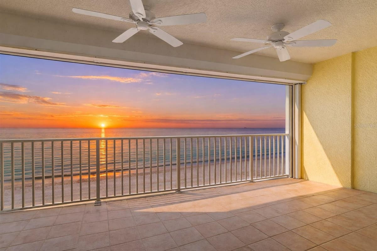 16750 GULF BOULEVARD — photo 3 of 53