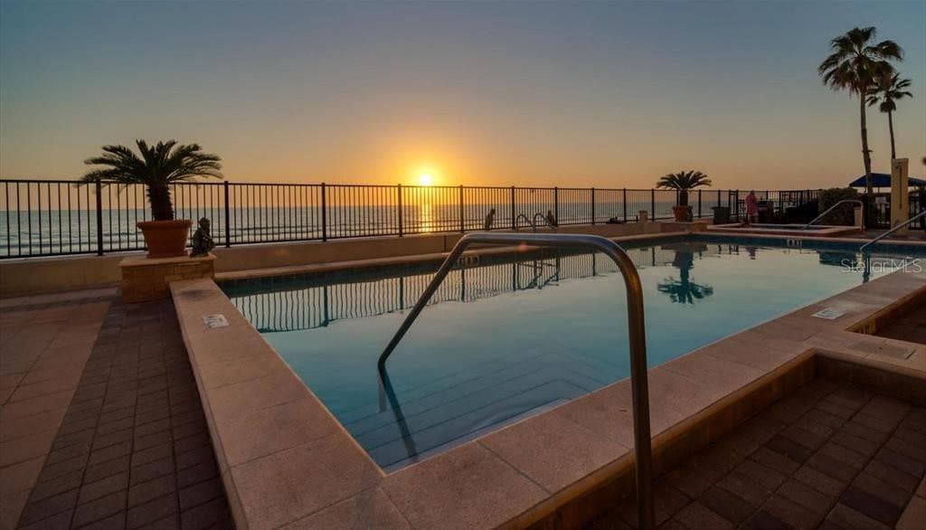 16750 GULF BOULEVARD — photo 31 of 53