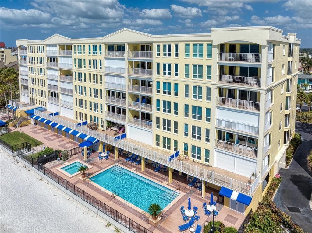16750 GULF BOULEVARD — photo 46 of 53
