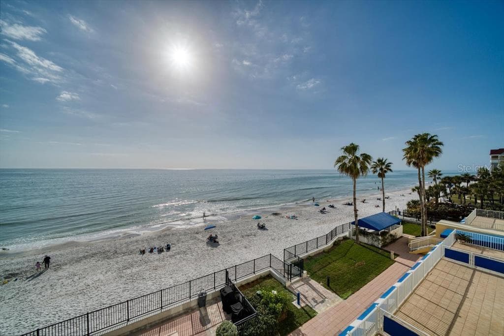 16750 GULF BOULEVARD — photo 48 of 53