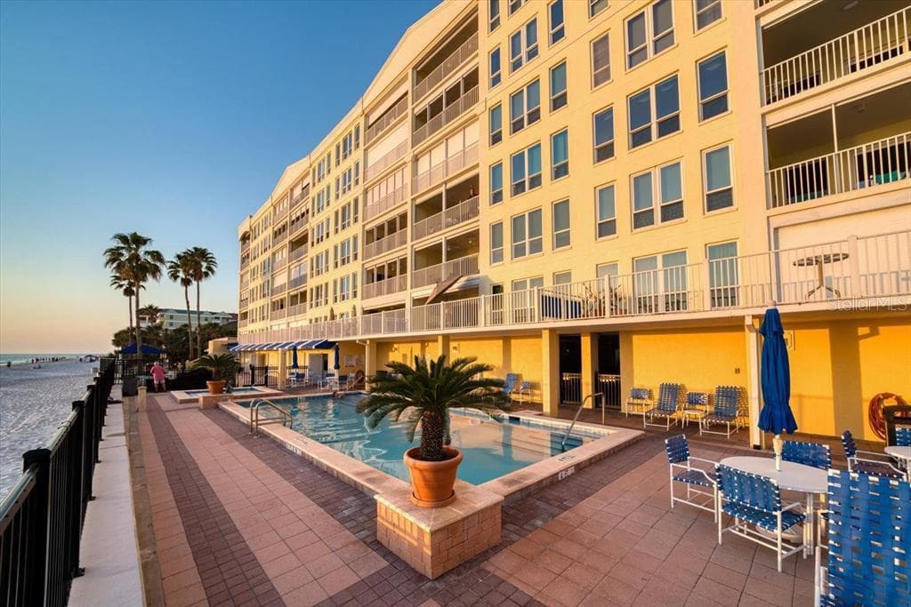 16750 GULF BOULEVARD — photo 34 of 53