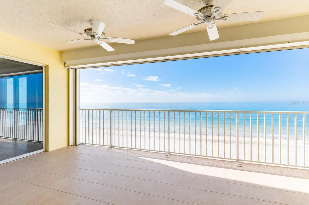16750 GULF BOULEVARD — photo 4 of 53
