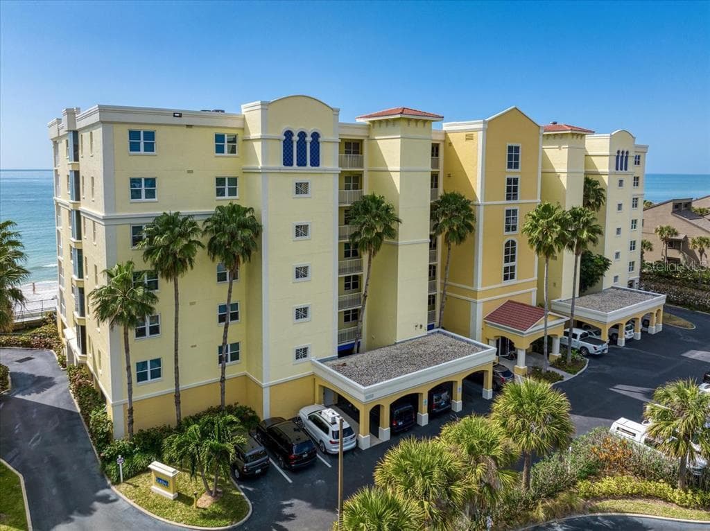 16750 GULF BOULEVARD — photo 47 of 53
