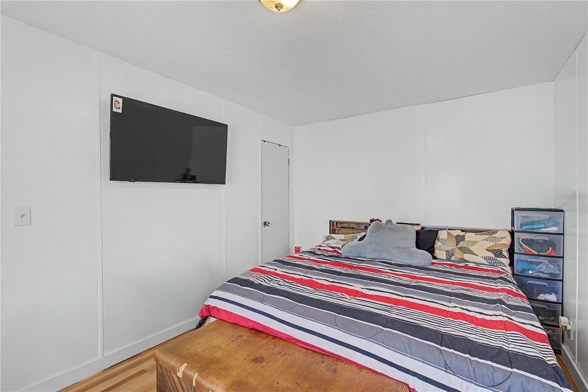 935 CRYSTAL GROVE POINT — photo 17 of 24