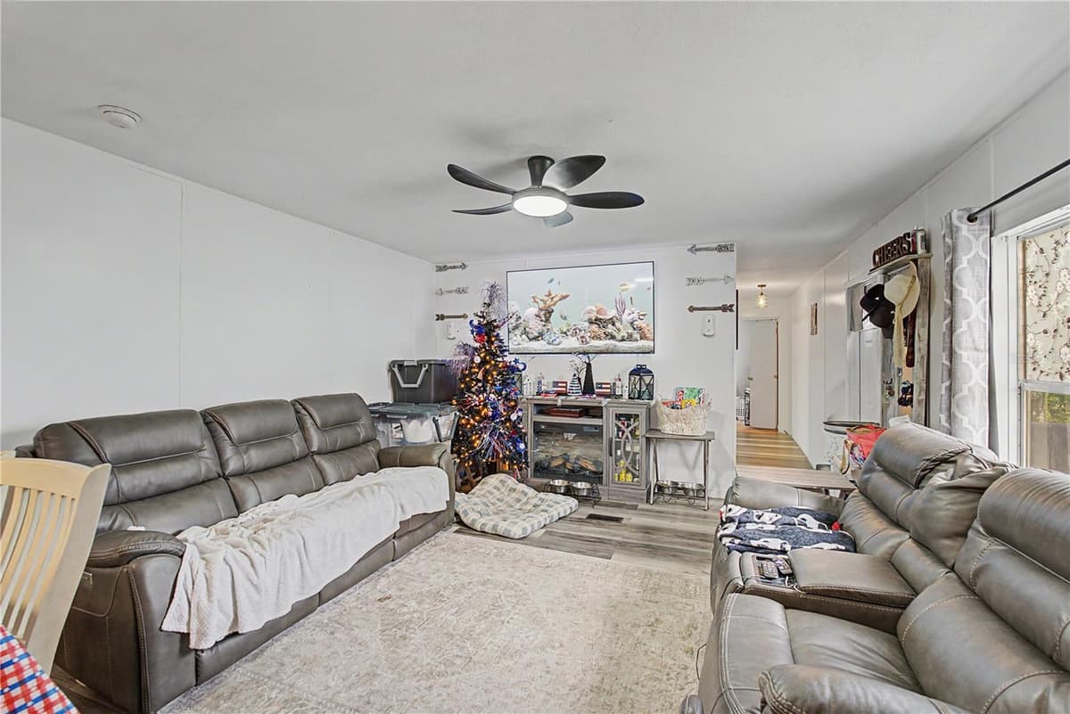 935 CRYSTAL GROVE POINT — photo 11 of 24