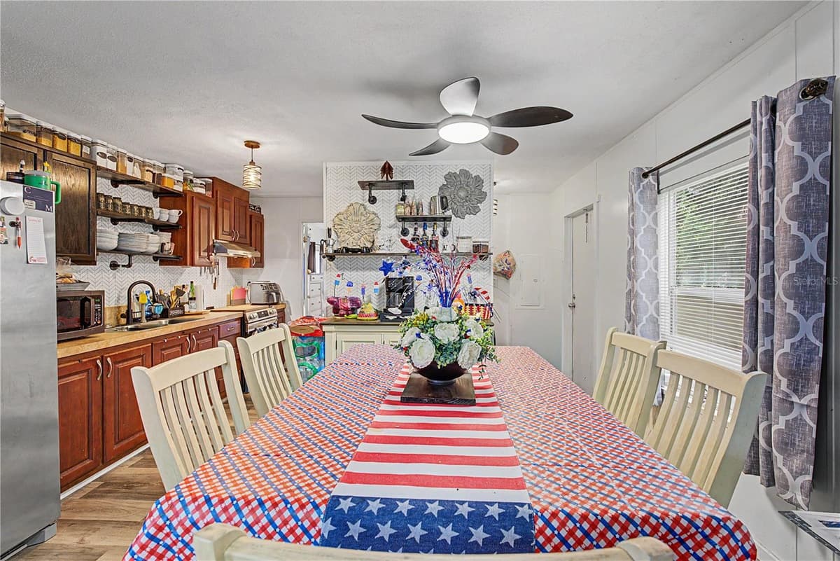 935 CRYSTAL GROVE POINT — photo 4 of 24
