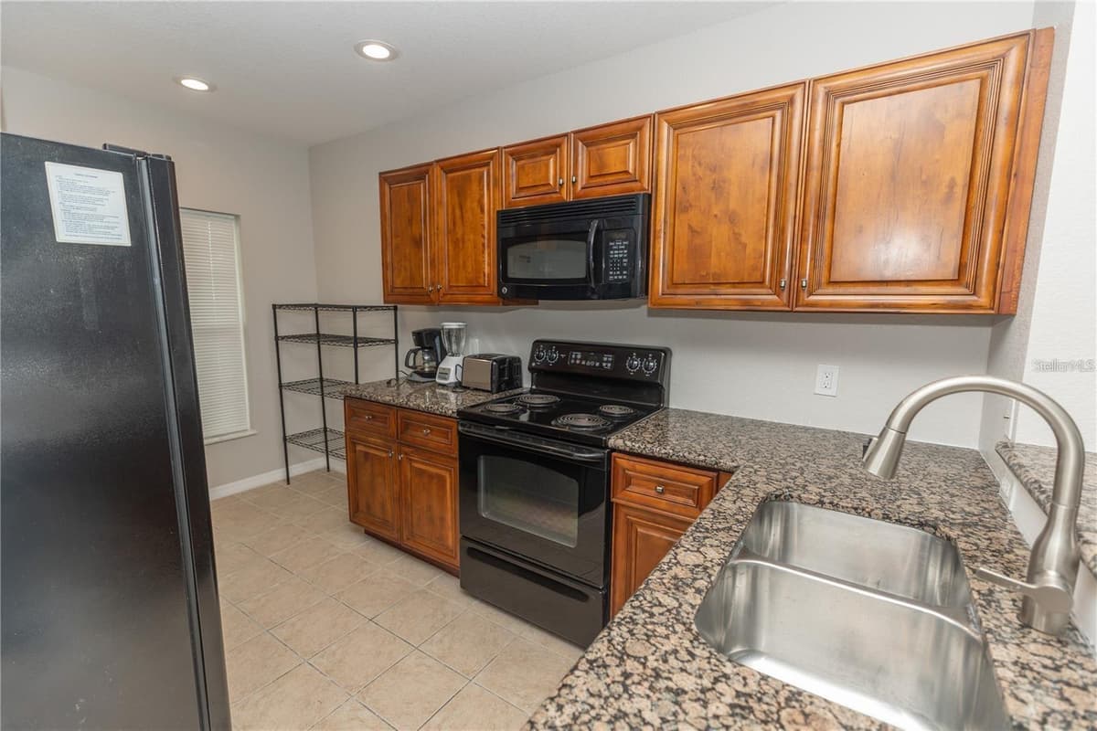 8403 PLACIDA ROAD — photo 5 of 23
