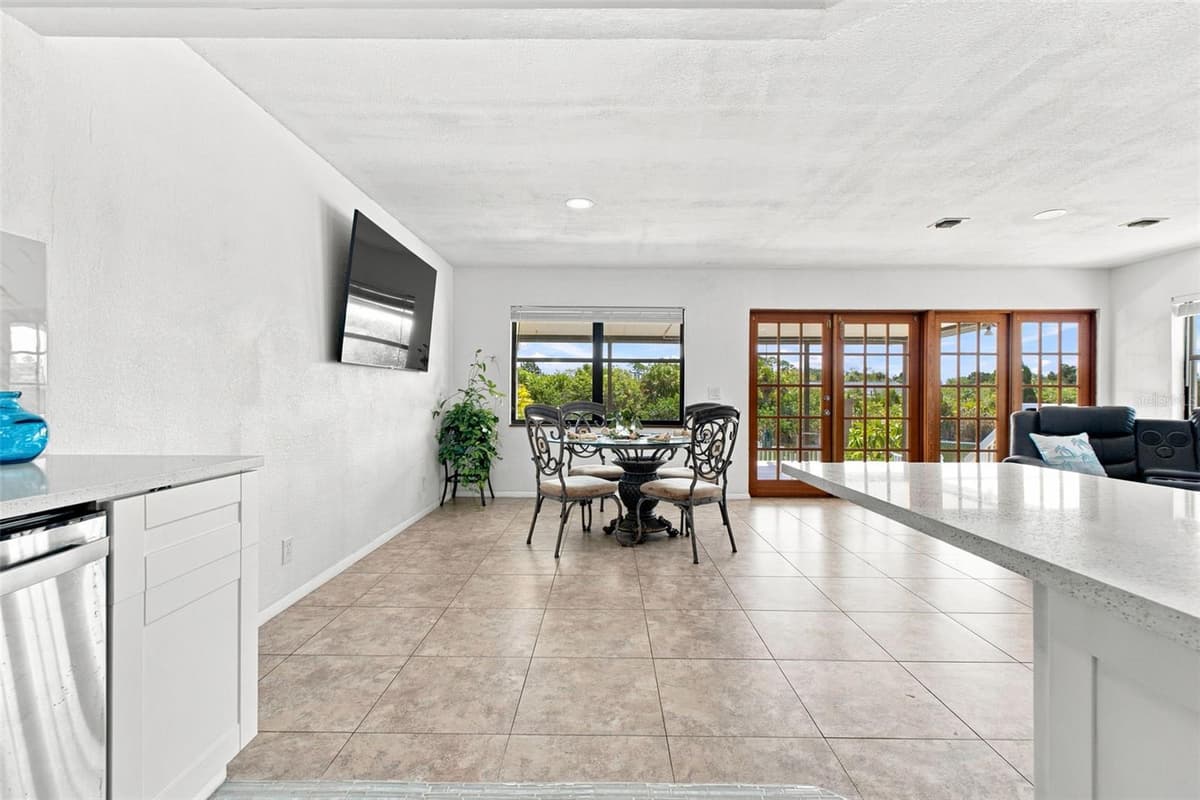 3250 ROSE ARBOR DRIVE — photo 13 of 59