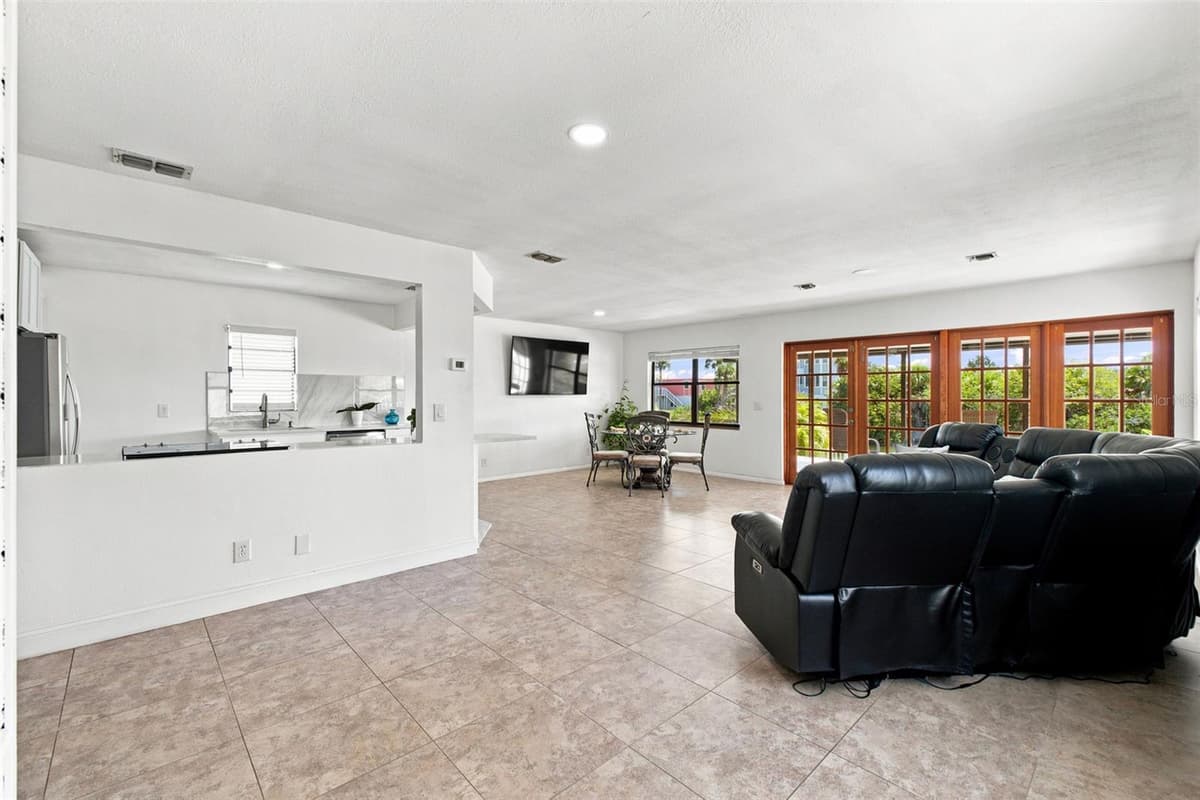 3250 ROSE ARBOR DRIVE — photo 7 of 59