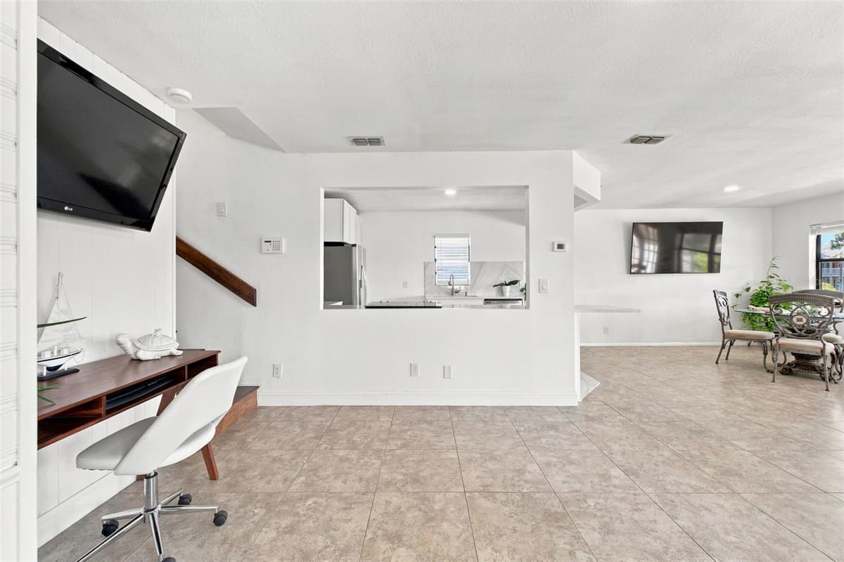 3250 ROSE ARBOR DRIVE — photo 10 of 59