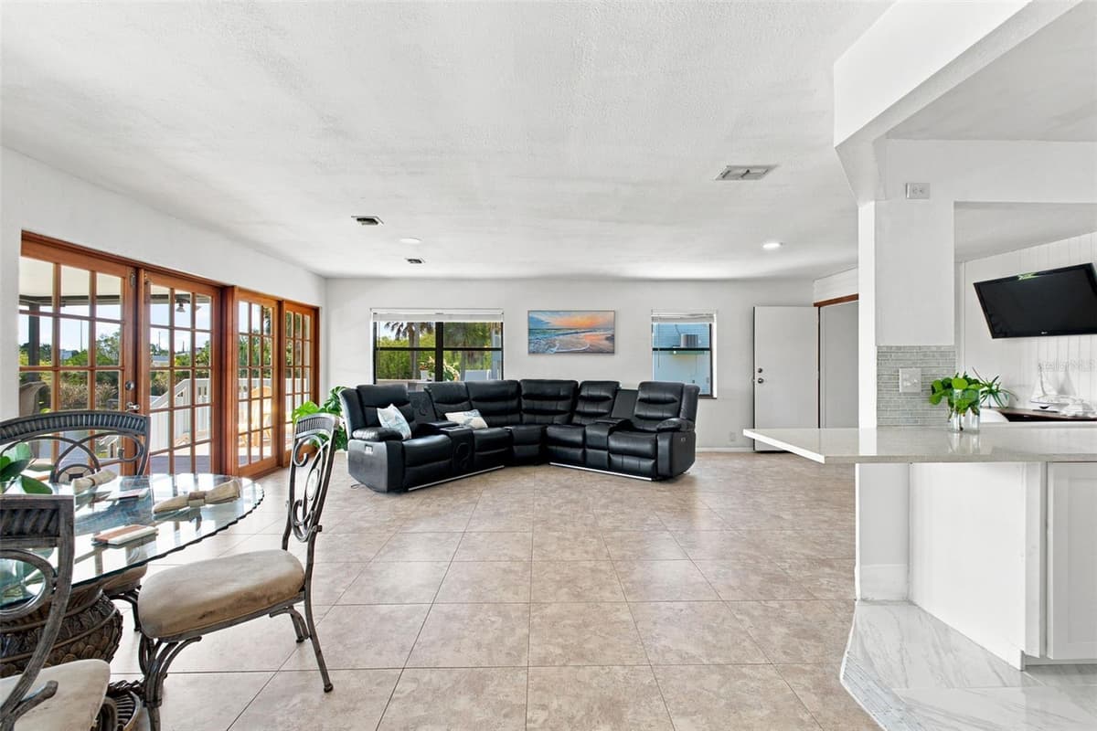 3250 ROSE ARBOR DRIVE — photo 16 of 59
