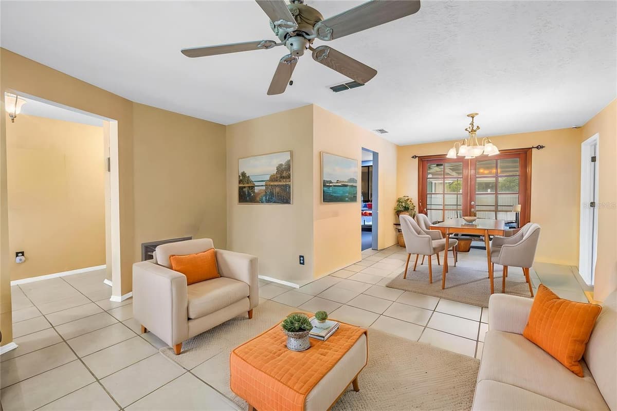 9212 RUSTIC PINES BOULEVARD — photo 5 of 31