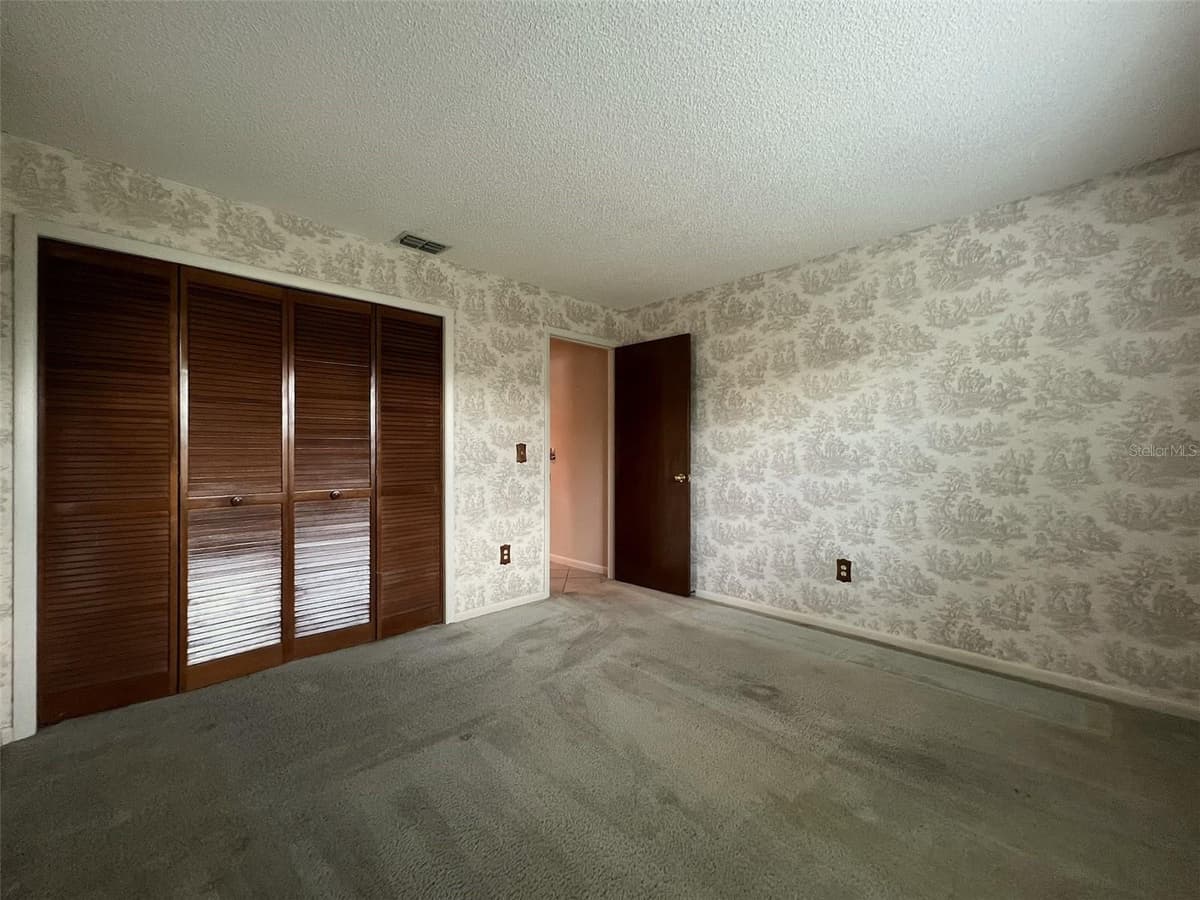 6328 QUEENSWAY DRIVE — photo 17 of 37