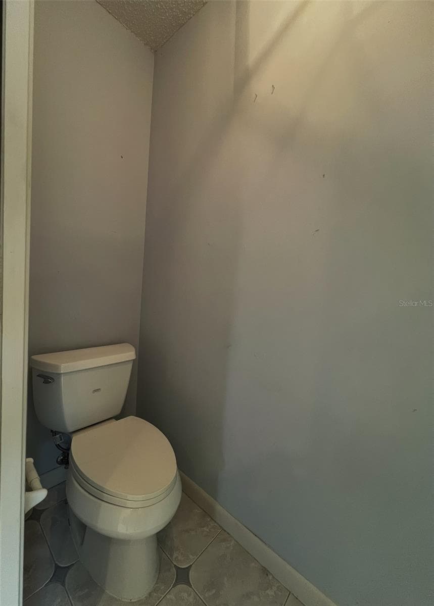 6328 QUEENSWAY DRIVE — photo 26 of 37