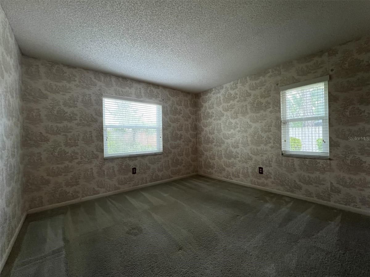 6328 QUEENSWAY DRIVE — photo 16 of 37