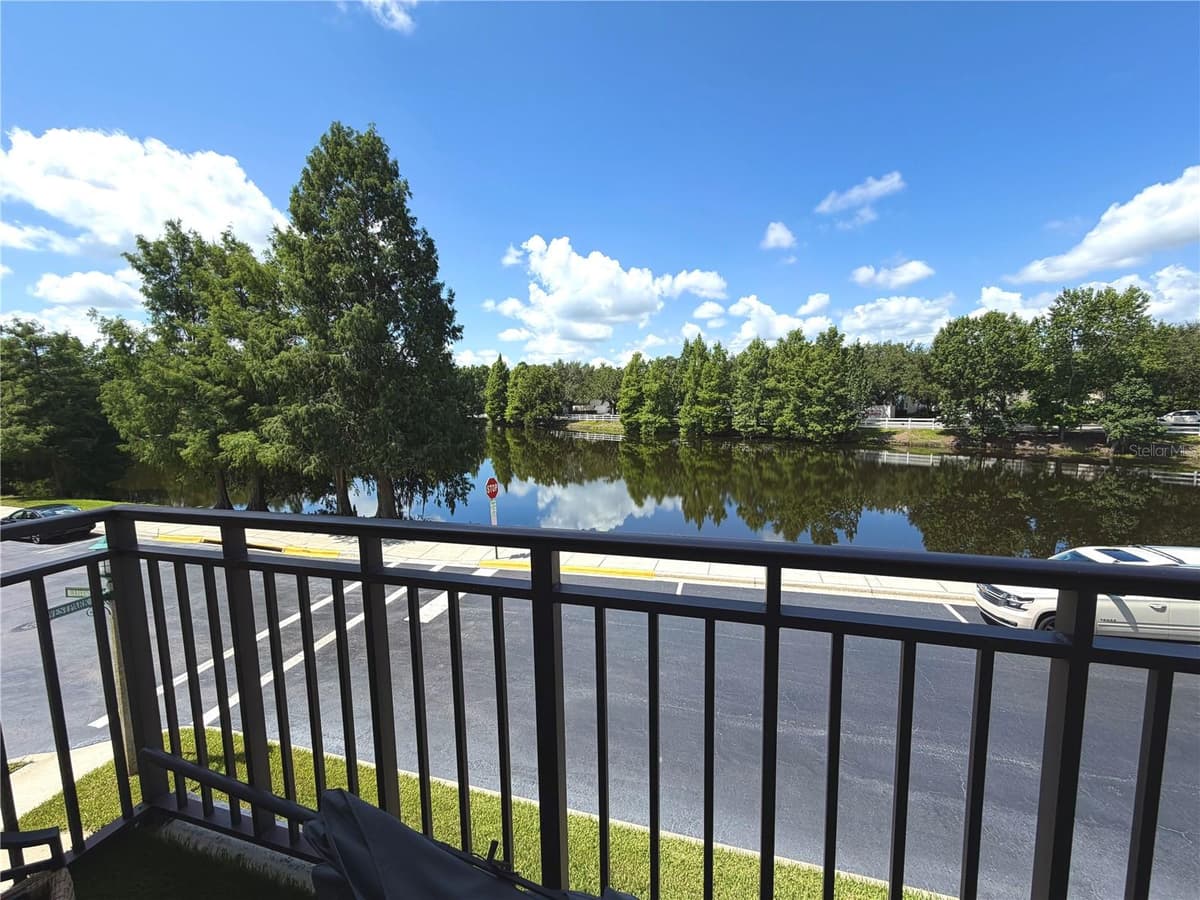 909 WATERSIDE LANE — photo 14 of 37