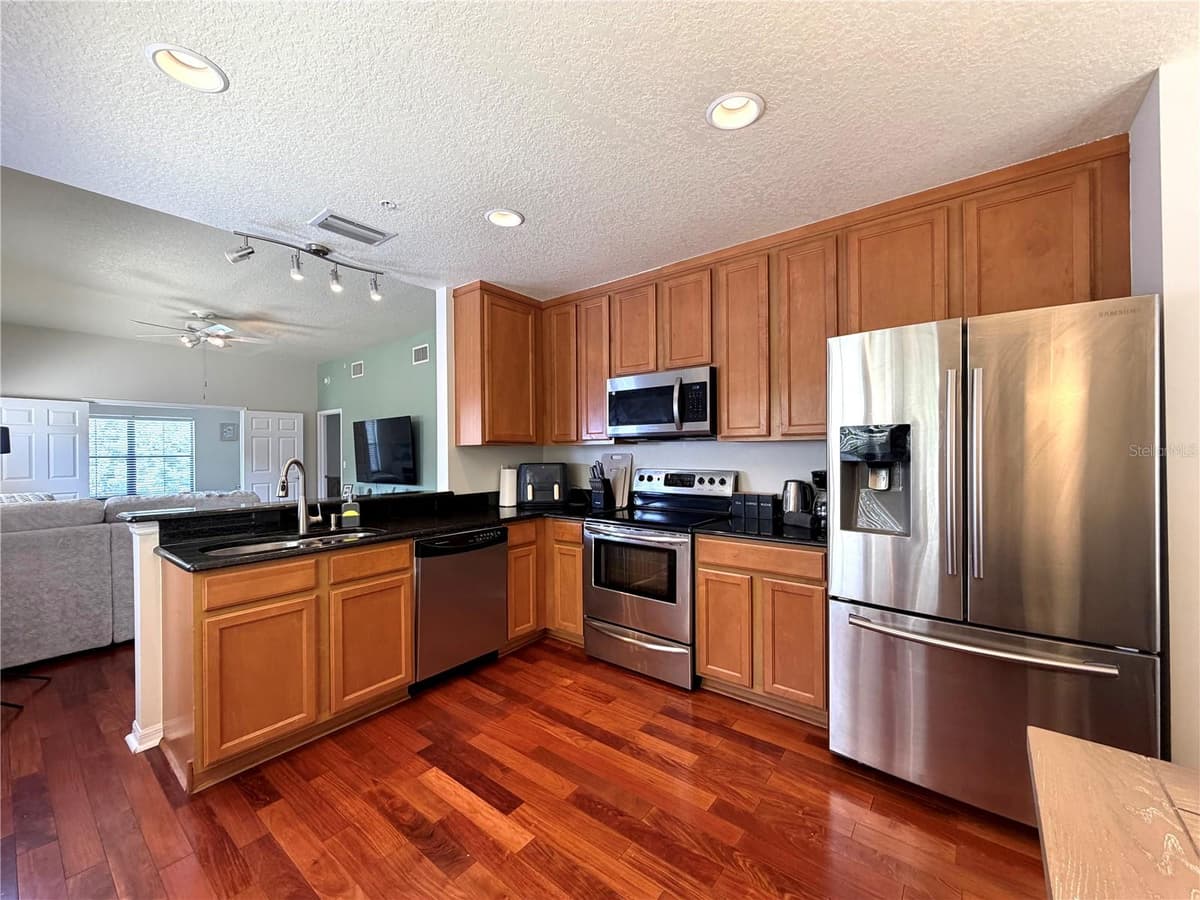 909 WATERSIDE LANE — photo 8 of 37