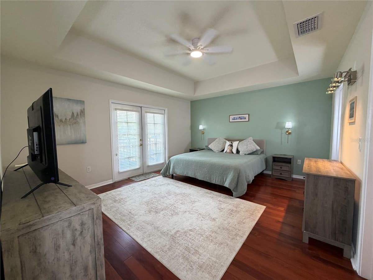 909 WATERSIDE LANE — photo 12 of 37