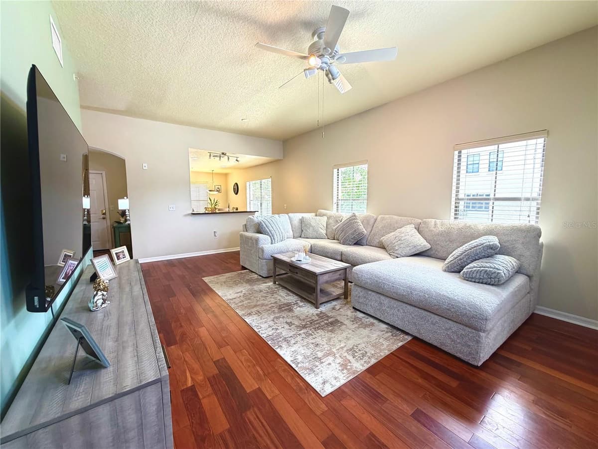 909 WATERSIDE LANE — photo 7 of 37
