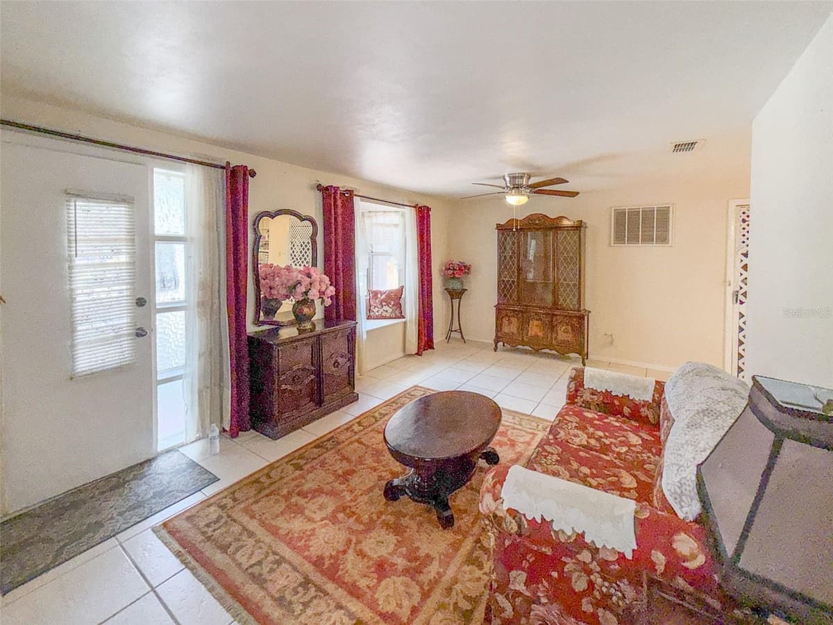 4737 LONGWOOD AVENUE — photo 4 of 24