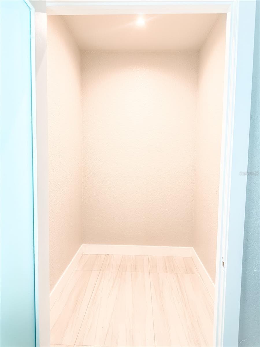 105 NORTH BOULEVARD — photo 14 of 19