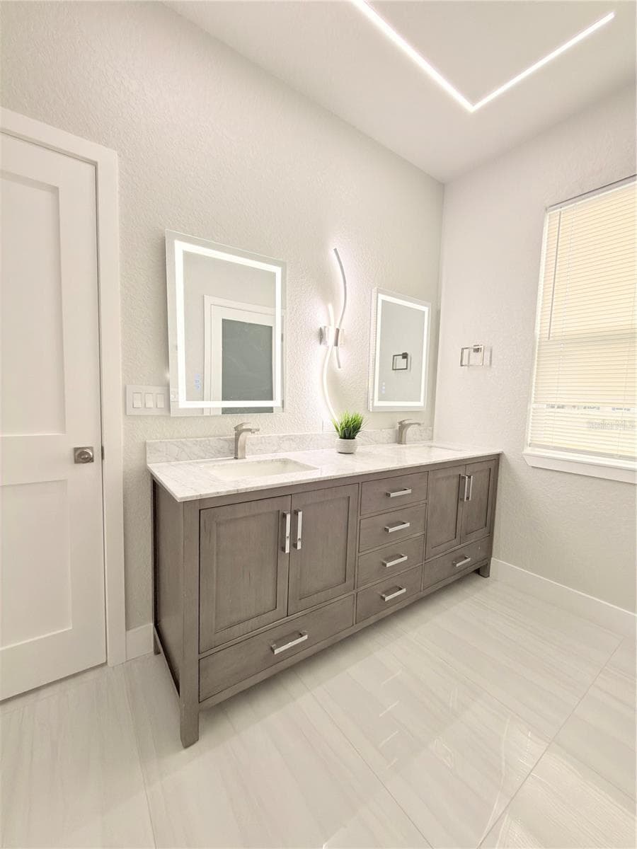 105 NORTH BOULEVARD — photo 11 of 19