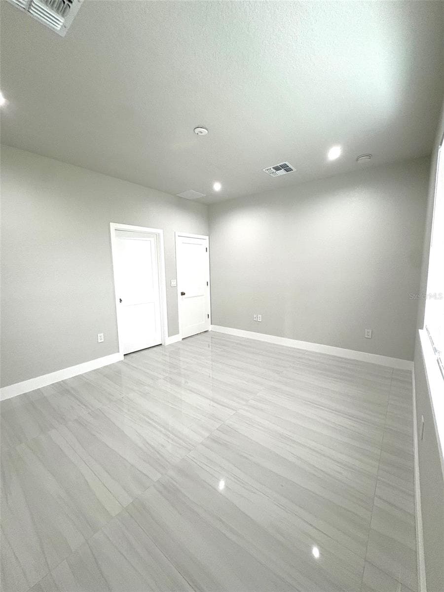 105 NORTH BOULEVARD — photo 10 of 19