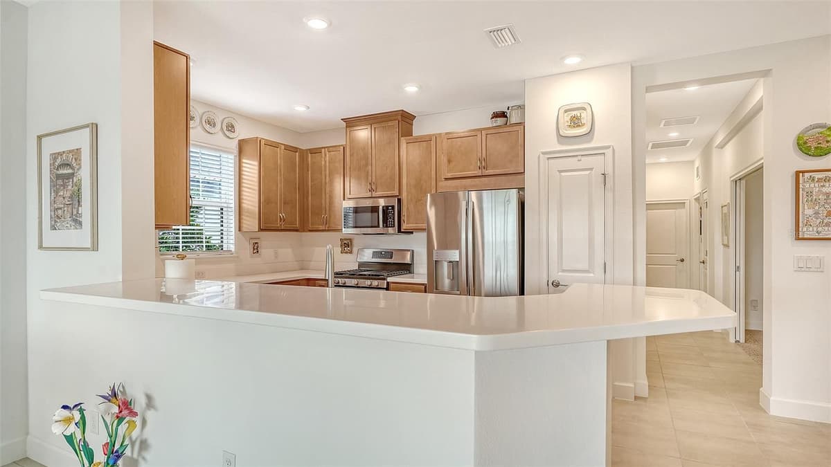 6223 PLATEAU COURT — photo 10 of 87