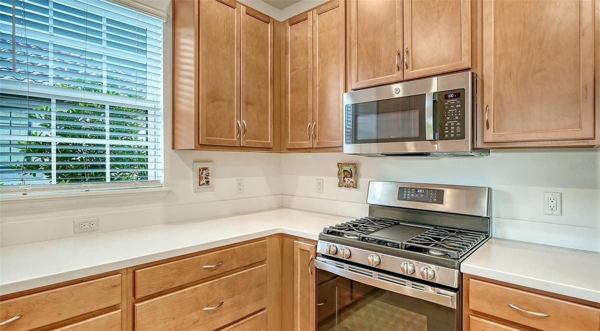 6223 PLATEAU COURT — photo 13 of 87