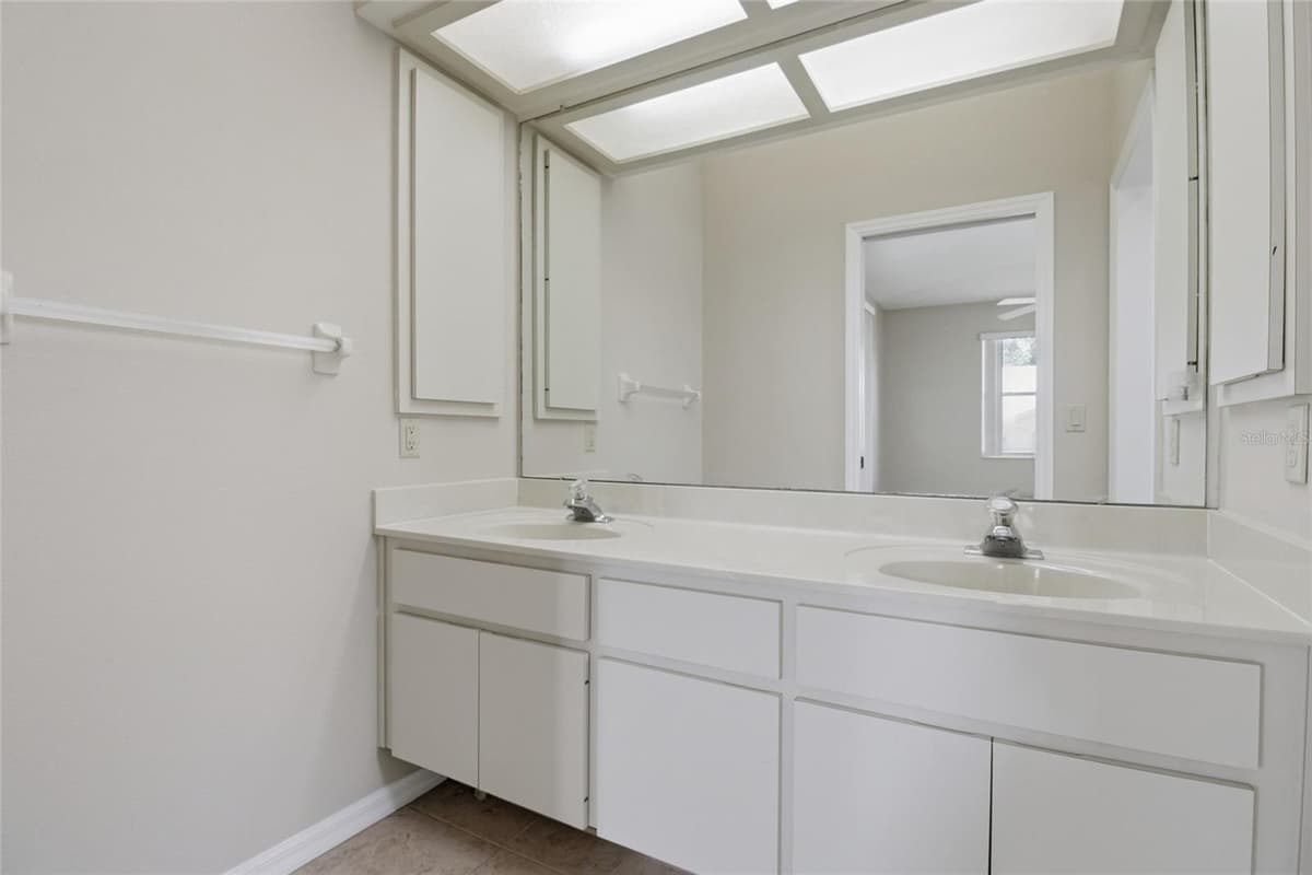 6700 KINGSBURY LANE — photo 14 of 25