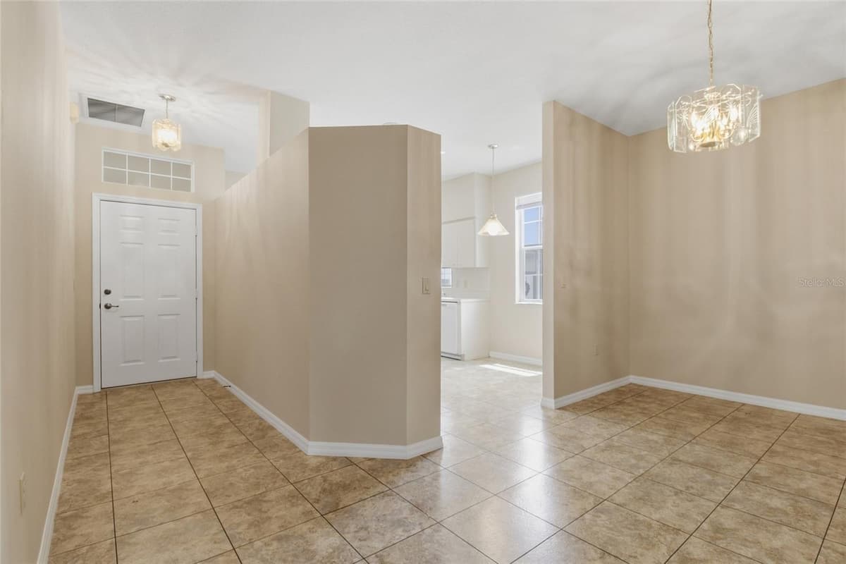 6700 KINGSBURY LANE — photo 4 of 25