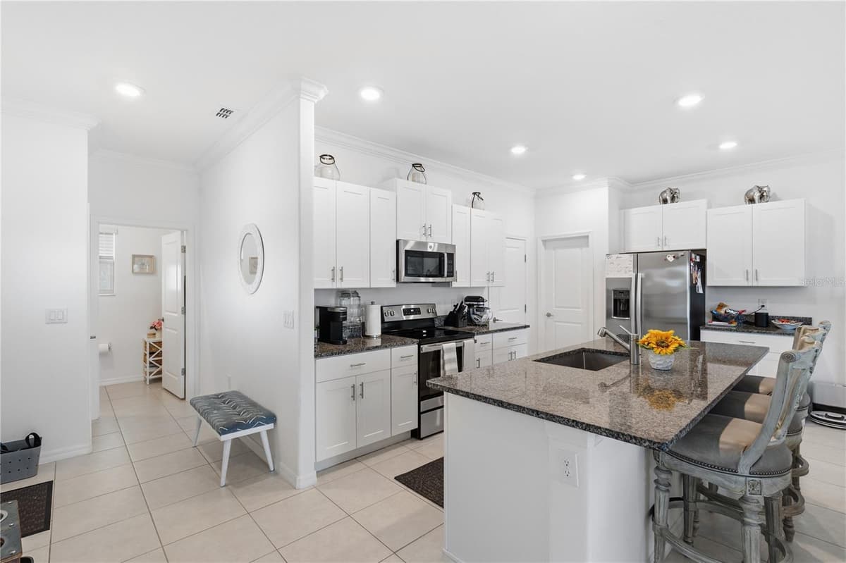 9735 ASHWORTH PLACE — photo 4 of 37